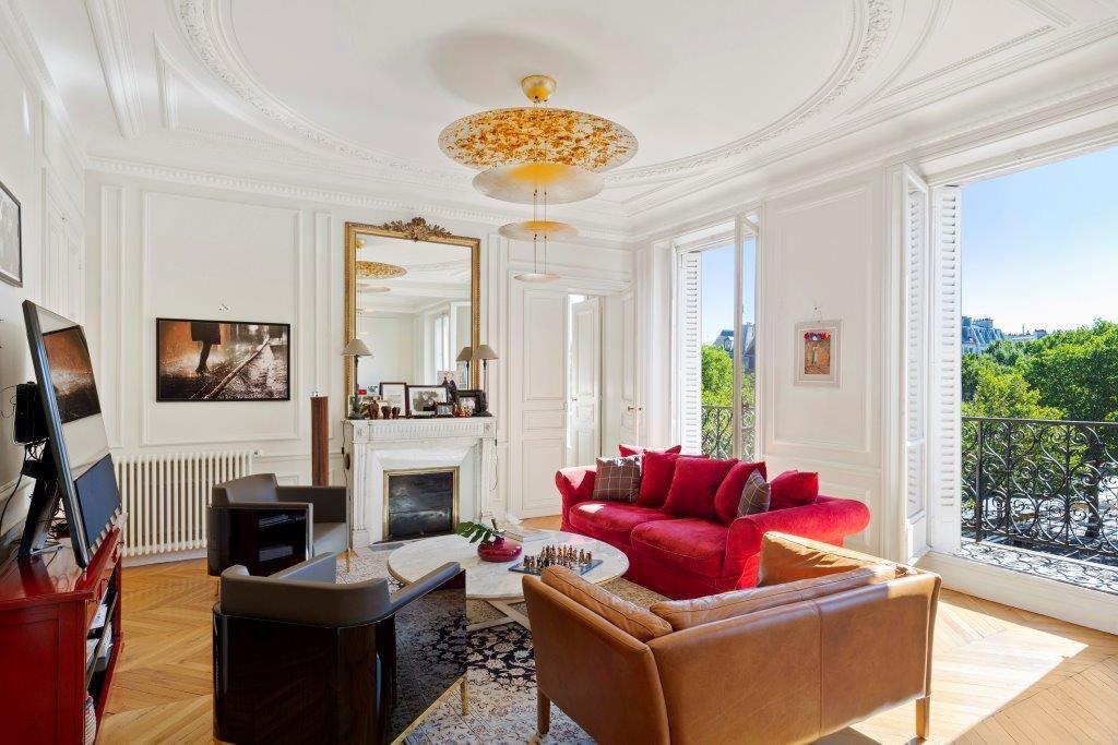 Maubert Mutualité bel appartement familial et ses balcons aux vues dégagées