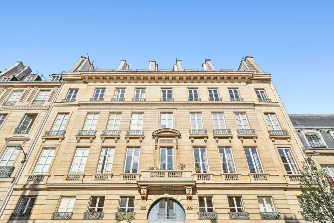 Rue de Tournon - Appartement traversant de 93,91 m² au calme absolu