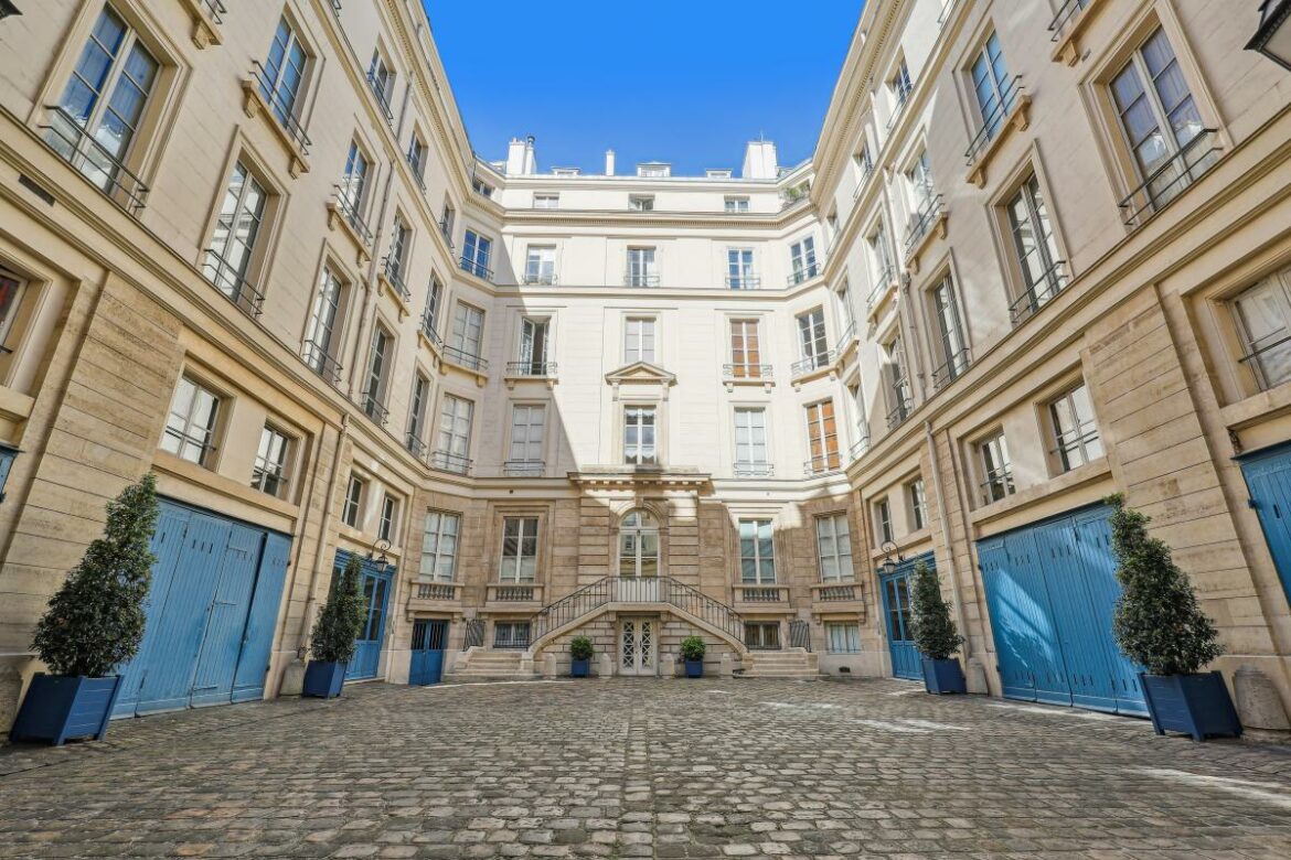 Rue de Tournon - Appartement traversant de 93,91 m² au calme absolu