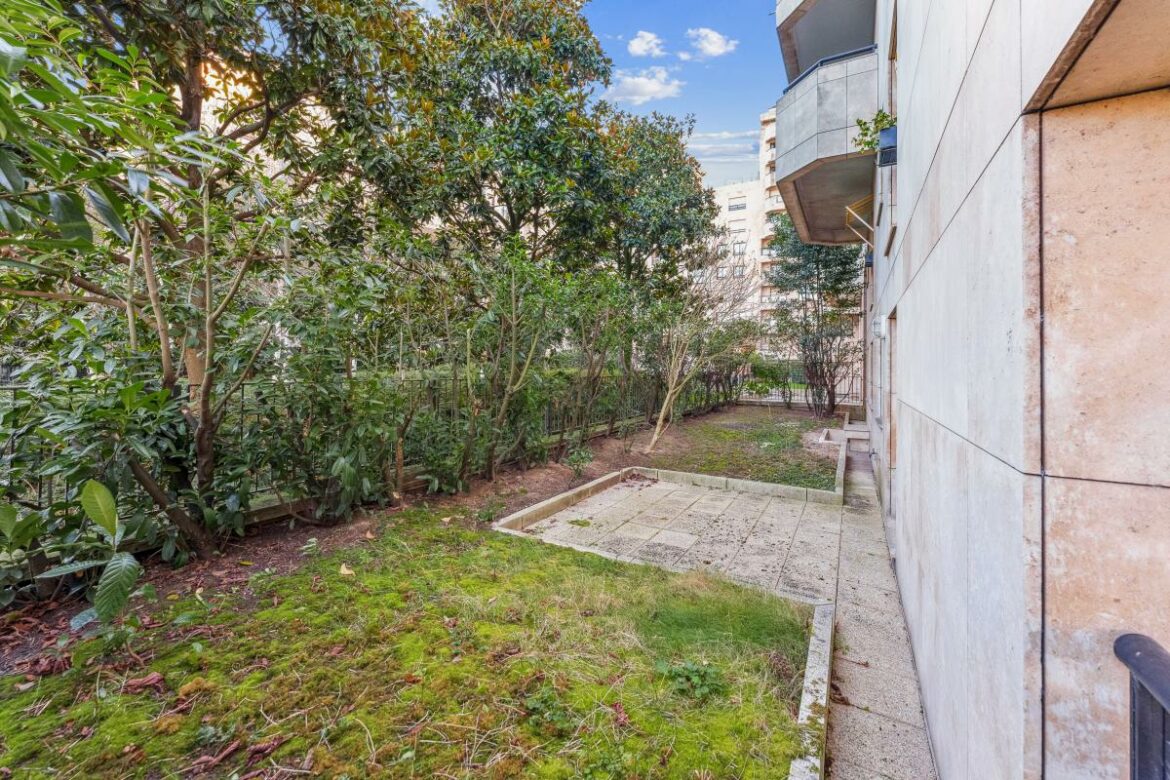 Levallois-Perret - Appartement d'angle et son jardin de 94 m²