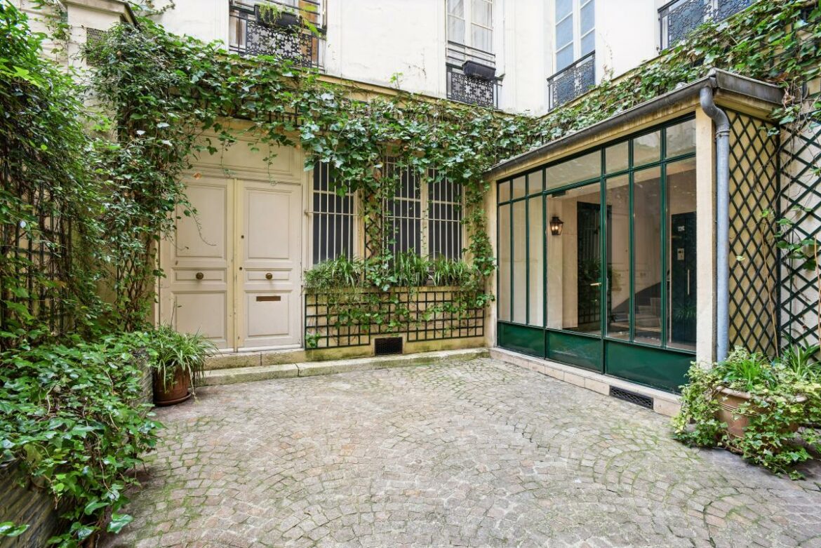 Rue Jacob, bel appartement traversant de 100 m² au cœur de Saint Germain des Près