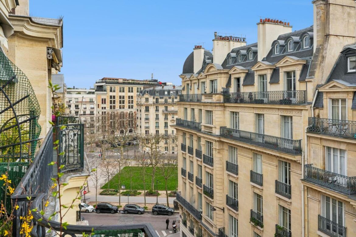 Breteuil - Appartement de 179 m² au calme absolu