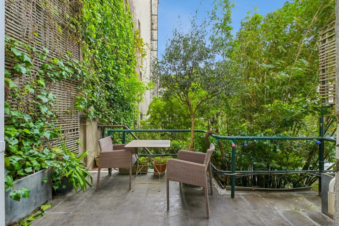 Studio traversant et son Jardin en plein Montmartre